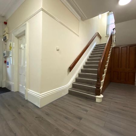 Spacious Victorian Studio Flat Apartamento Doncaster Exterior foto