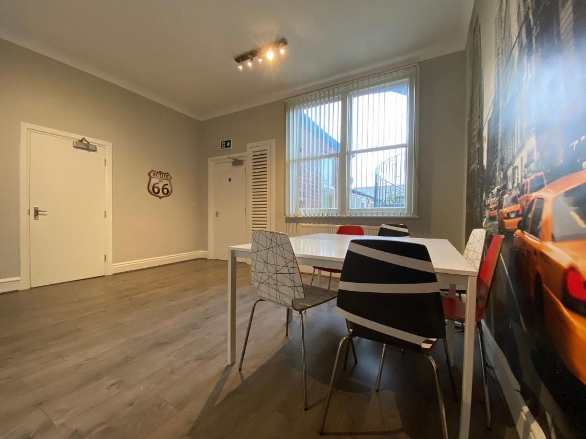 Spacious Victorian Studio Flat Apartamento Doncaster Exterior foto
